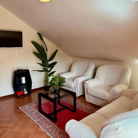 Avo Domingas Mountain Retreat Campanario